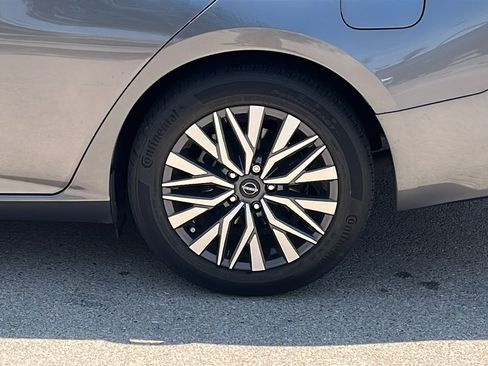 Used 2023 Nissan Altima 2.5 SV FWD image 5