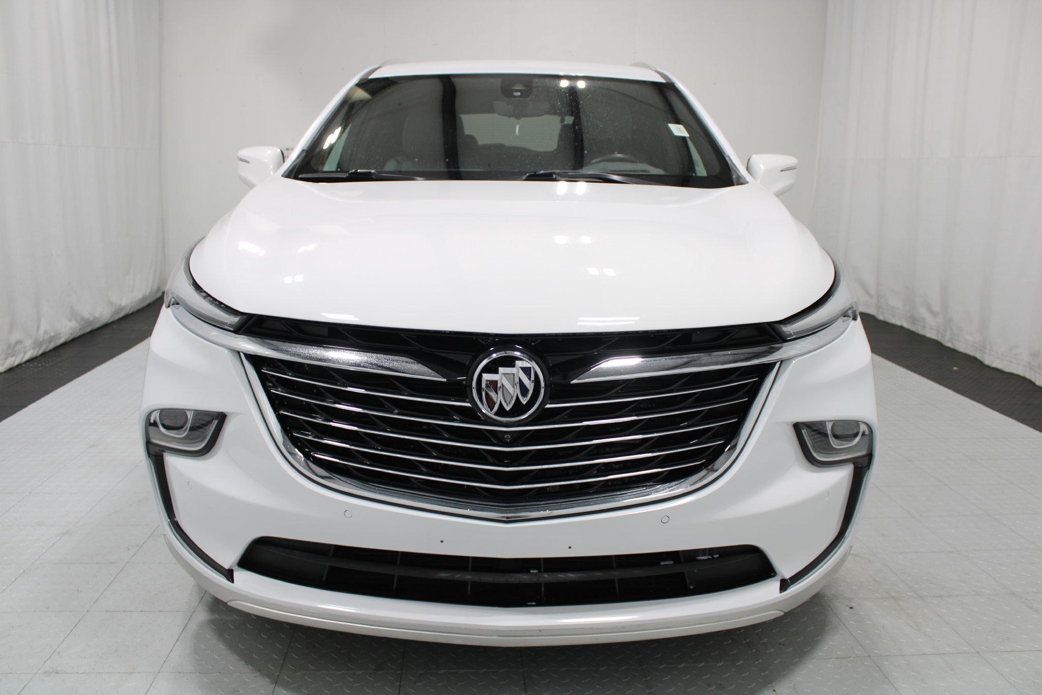 Used 2024 Buick Enclave Premium AWD/4WD image 3
