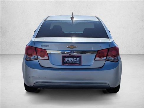 Used 2016 Chevrolet Cruze LT w/ Technology Package image 6