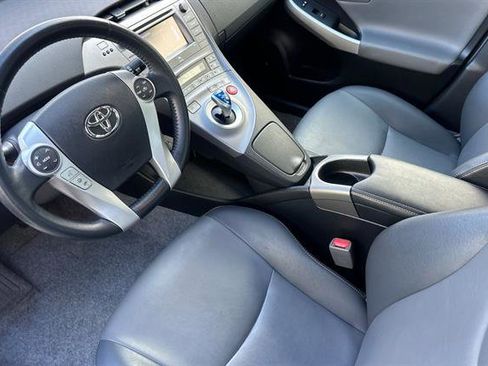 Used 2014 Toyota Prius Four image 9