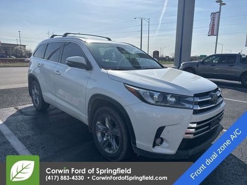 Used 2018 Toyota Highlander Limited Platinum image 2