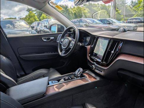Certified 2023 Volvo XC60 T8 Ultimate w/ Climate Package AWD/4WD image 21