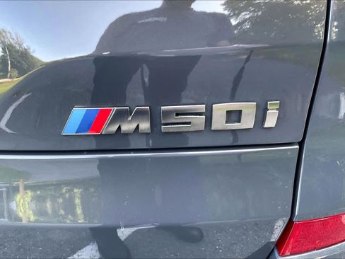 Used 2022 BMW X5 M50i w/ Parking Assistance Package AWD/4WD image 9