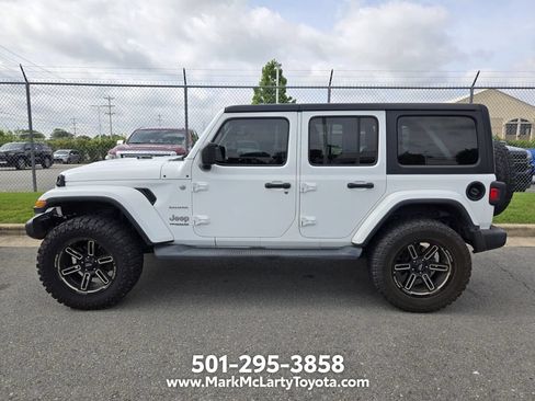 Used 2018 Jeep Wrangler Unlimited Sahara AWD/4WD image 2