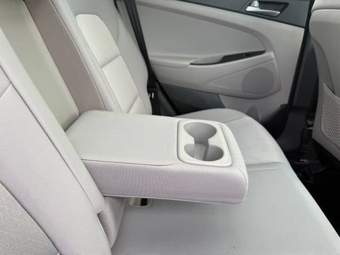 Used 2018 Hyundai Tucson Value AWD/4WD image 16