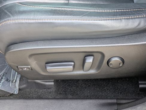 Used 2018 Toyota Highlander SE image 22