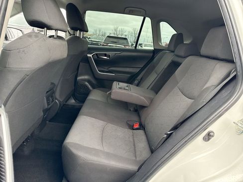Used 2022 Toyota RAV4 XLE image 23