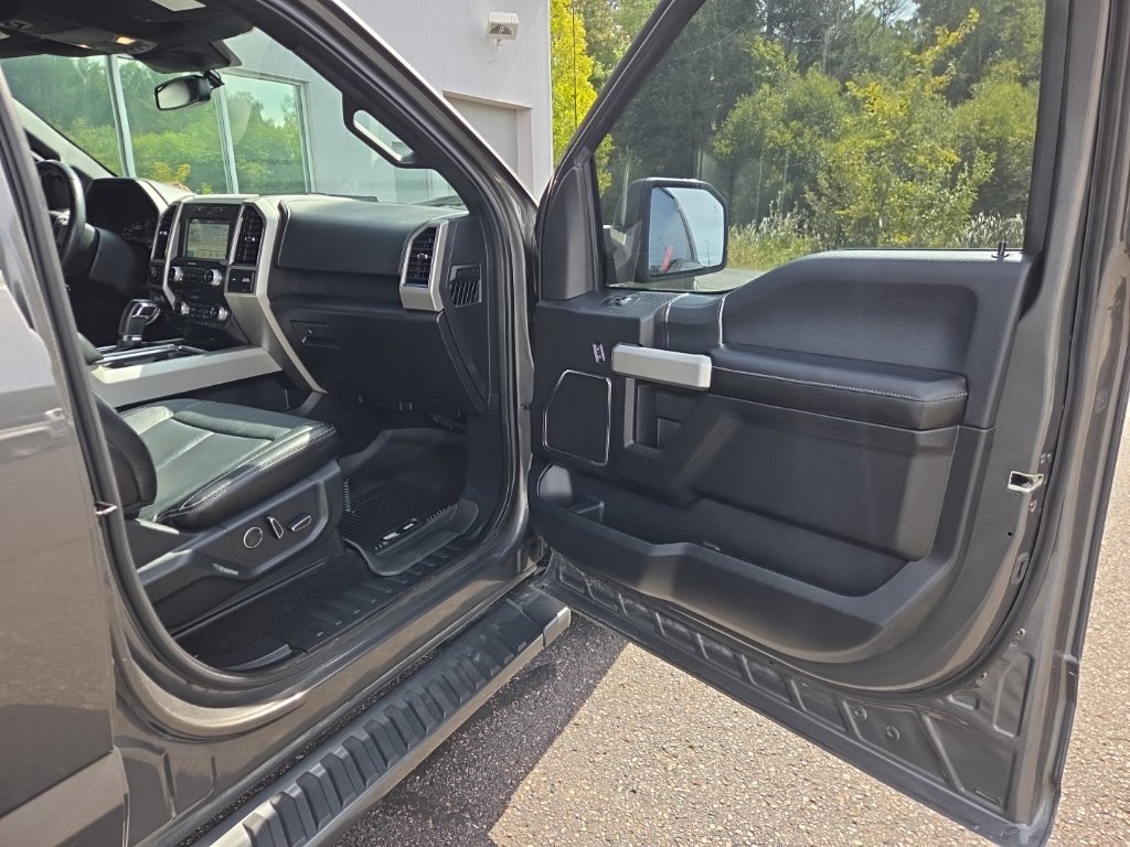 Used 2018 Ford F150 Lariat w/ Equipment Group 502A Luxury AWD/4WD image 35