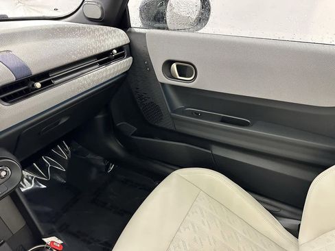 Certified 2025 MINI Cooper 2-Door Hardtop image 23