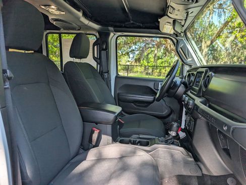 Used 2021 Jeep Wrangler Unlimited Sport AWD/4WD image 18