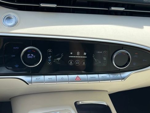 Used 2024 Genesis Electrified GV70 AWD/4WD image 28
