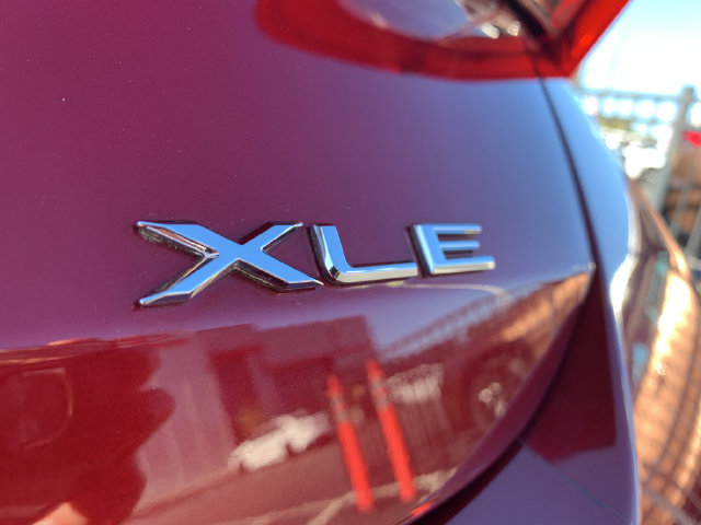 Used 2020 Toyota Avalon XLE w/ Moonroof Package FWD image 34