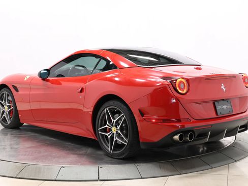 Used 2017 Ferrari California T RWD image 99