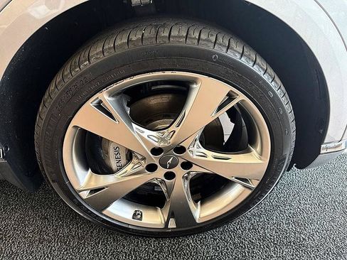 Used 2024 Genesis GV80 3.5T Advanced AWD/4WD image 32