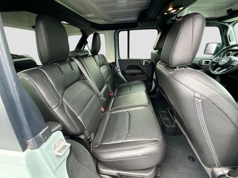 Used 2023 Jeep Wrangler Unlimited Sahara w/ Cold Weather Group AWD/4WD image 29