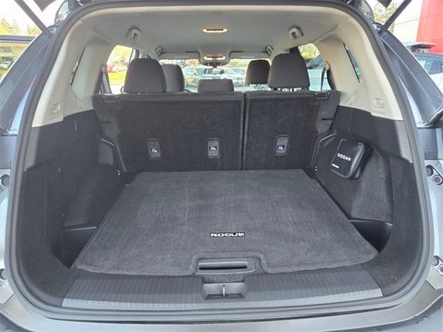 Used 2023 Nissan Rogue S image 15