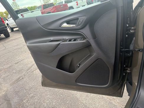 Used 2023 Chevrolet Equinox LT FWD image 12