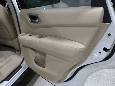 Used 2014 Nissan Pathfinder SL AWD/4WD image 23