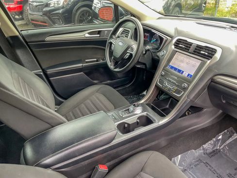 Used 2020 Ford Fusion SE FWD image 37