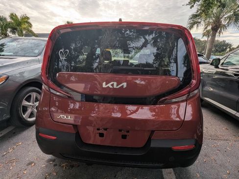 Used 2022 Kia Soul LX w/ Technology Package FWD image 13
