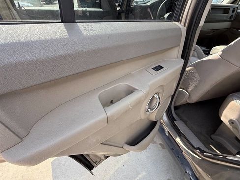 Used 2006 Jeep Commander 2WD image 45