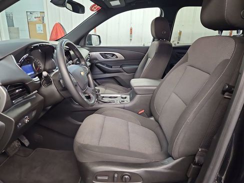 Used 2023 Chevrolet Traverse LT AWD/4WD image 14