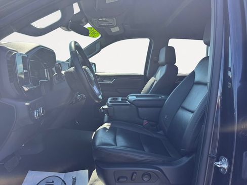 Used 2025 GMC Sierra 1500 SLT RWD image 9