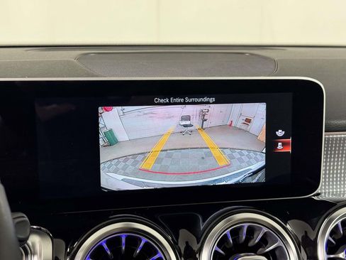 Used 2021 Mercedes-Benz GLB 250 4MATIC image 25