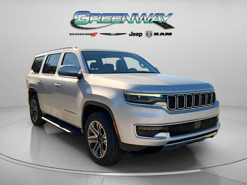 Used 2022 Jeep Wagoneer Series III w/ Flexible Seating Group image 1