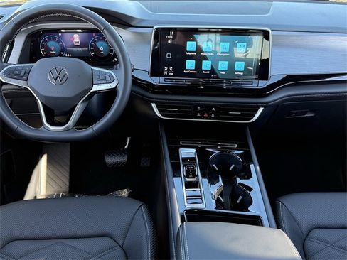 New 2026 Volkswagen Atlas Cross Sport SE image 8