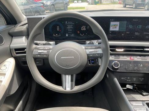 Used 2025 Hyundai Sonata SEL FWD image 28