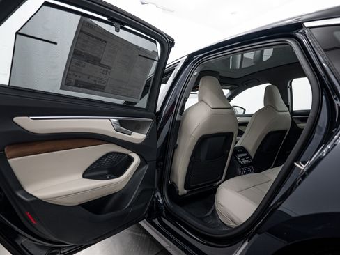 New 2026 Audi A6 Premium Plus AWD/4WD image 17