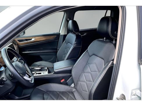Used 2024 Volkswagen Atlas SE FWD image 18