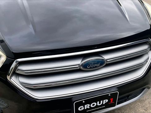 Used 2017 Ford Escape SE w/ SE Leather Comfort Package image 28