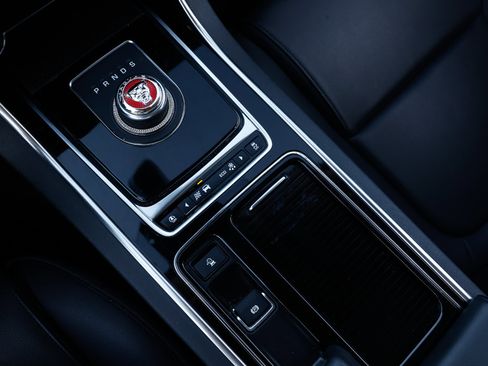 Used 2019 Jaguar XE image 37