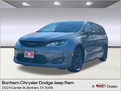 Used 2020 Chrysler Pacifica Touring w/ Advanced Safetytec Group