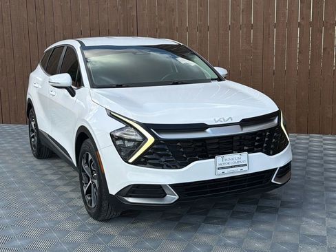 Used 2023 Kia Sportage EX image 12