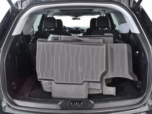 Used 2022 Ford Explorer XLT w/ Equipment Group 202A image 21