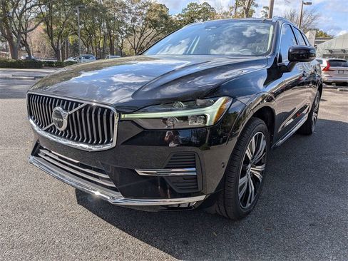 Certified 2023 Volvo XC60 B5 Ultimate w/ Climate Package image 8