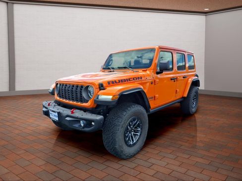 Used 2025 Jeep Wrangler Unlimited Rubicon AWD/4WD image 4