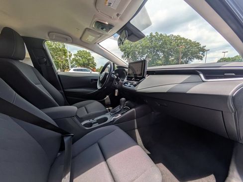 Used 2025 Toyota Corolla LE FWD image 32