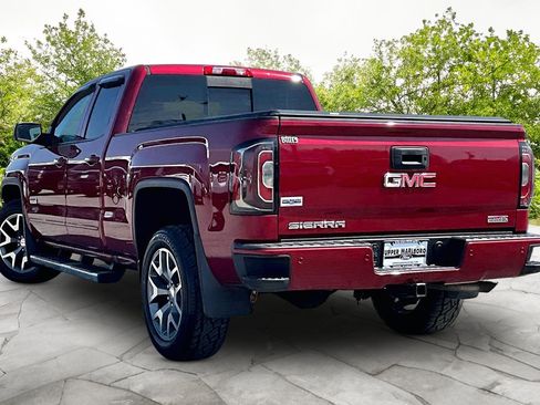 Used 2018 GMC Sierra 1500 SLT image 2