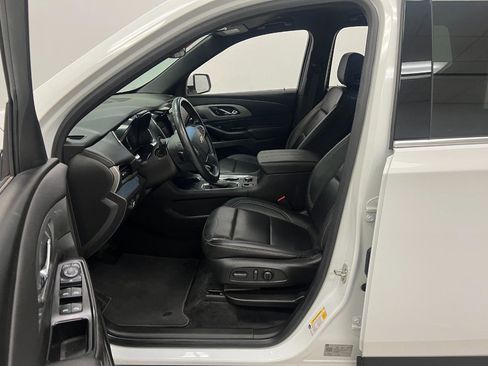 Used 2023 Chevrolet Traverse LT FWD image 21
