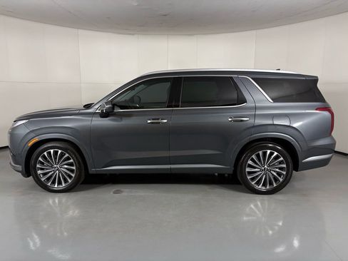 Used 2025 Hyundai Palisade Calligraphy image 5
