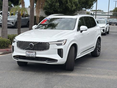 Used 2026 Volvo XC90 B6 Plus w/ Protection Package Premier AWD/4WD image 3