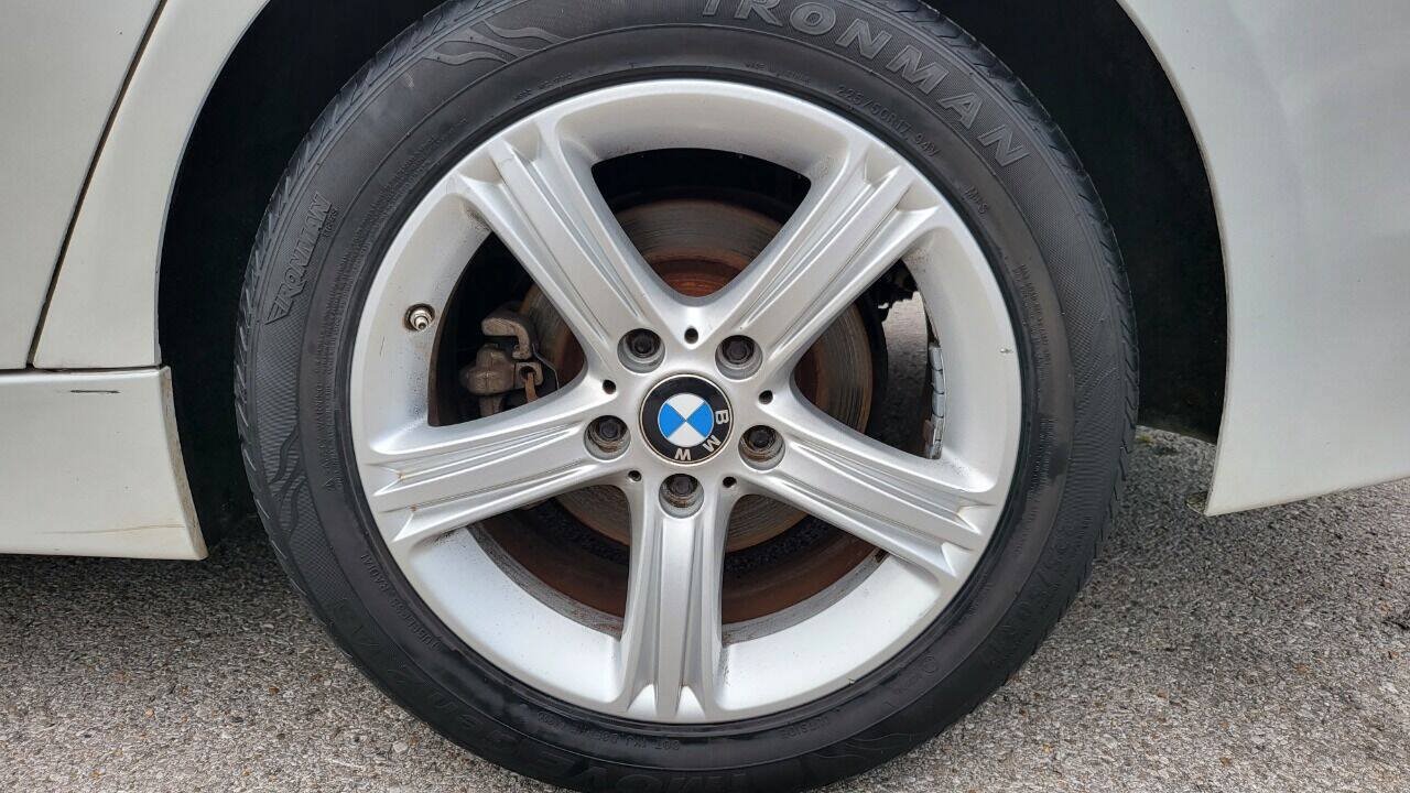 Used 2015 BMW 320i Sedan RWD image 30