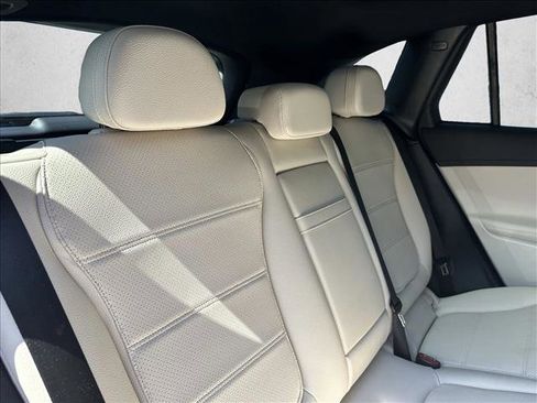 Used 2023 Mercedes-Benz GLC 300 4MATIC image 25