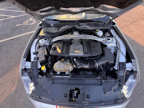 Used 2019 Ford Mustang GT Premium RWD image 28