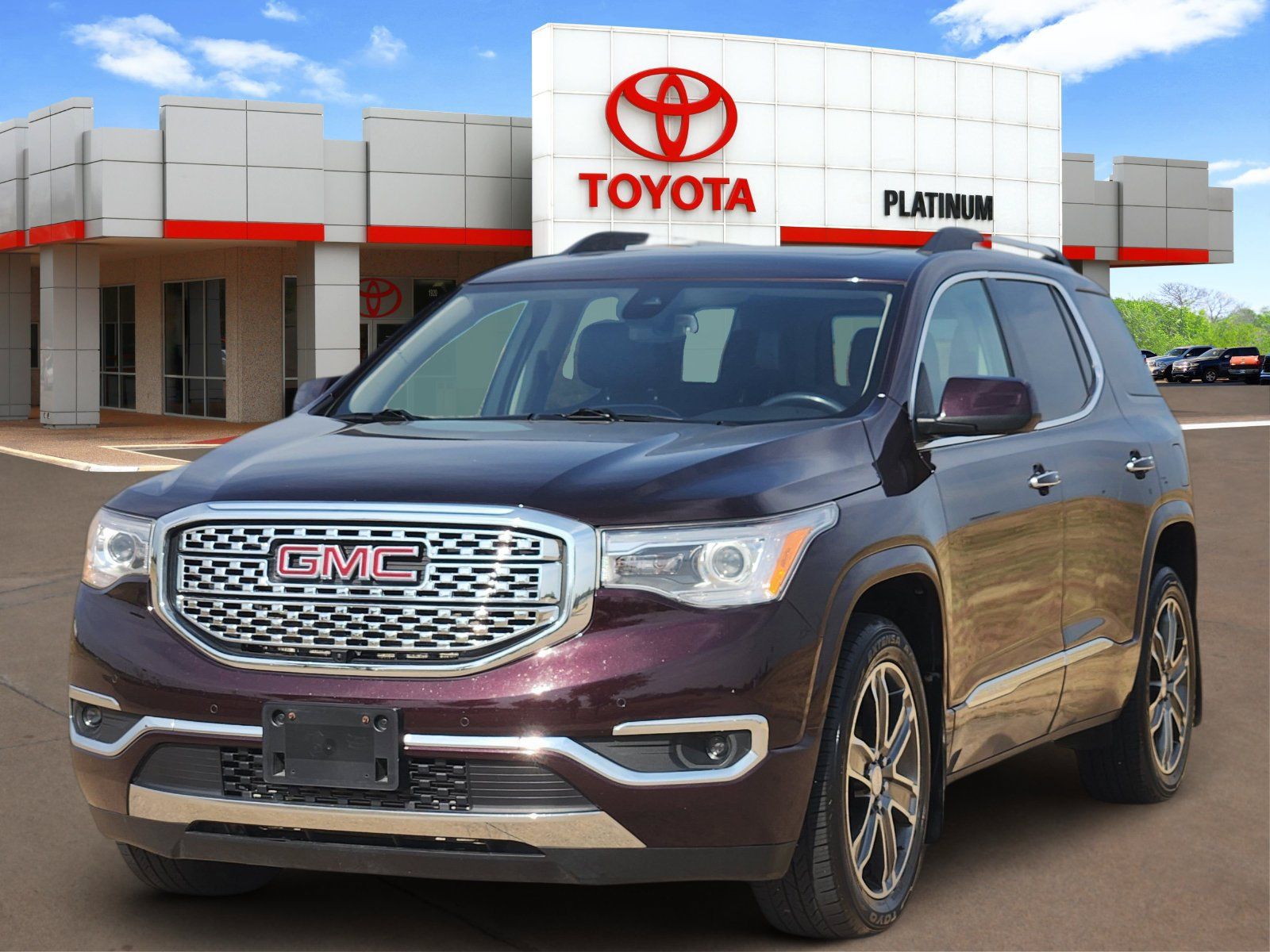 Used 2017 GMC Acadia Denali w/ Technology Package AWD/4WD image 2