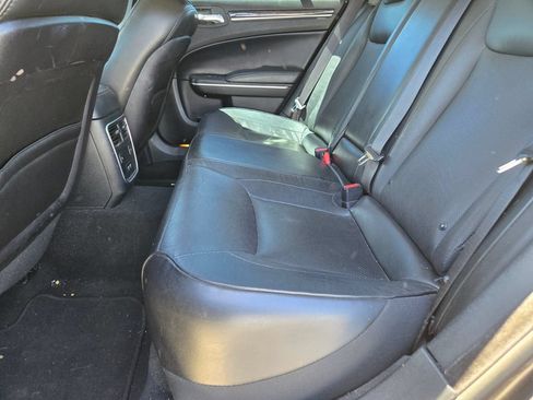 Used 2020 Chrysler 300 Limited RWD image 4